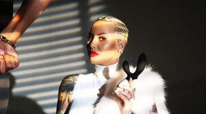 amber-rose-grid-uproxx-1-300x166 amber-rose-grid-uproxx-1