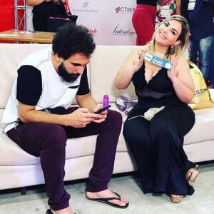 julia-teles-300x300 julia-teles