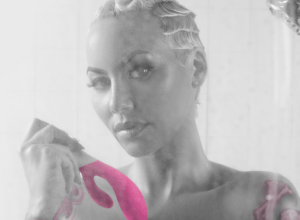 leloamber-rose-collaboration-ina-wave-review-7-300x220 vibrador-lelo-amber-rose