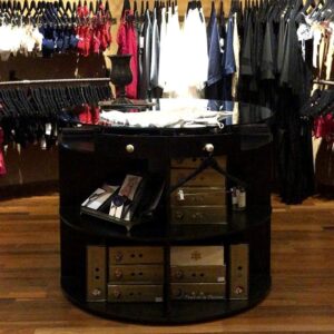 constantine-2-300x300 Interior da Boutique Constantine