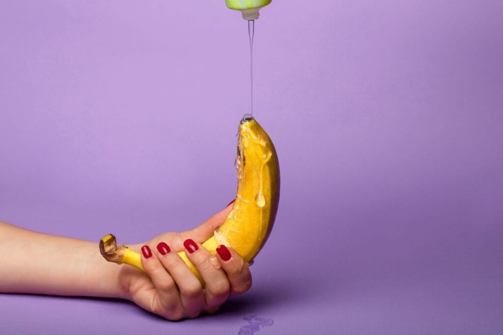 flavored-lube-massage-oil-banana-scaled-1-1024x683 Quiz: Qual Sextoy Combina Melhor com Seu Prazer?
