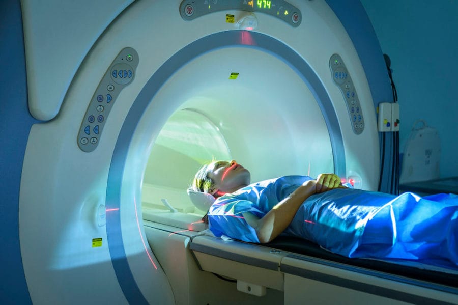 ressonancia-magnetica De Brincadeira a Perigo: Plug Anal Causa Acidente Médico Bizarro