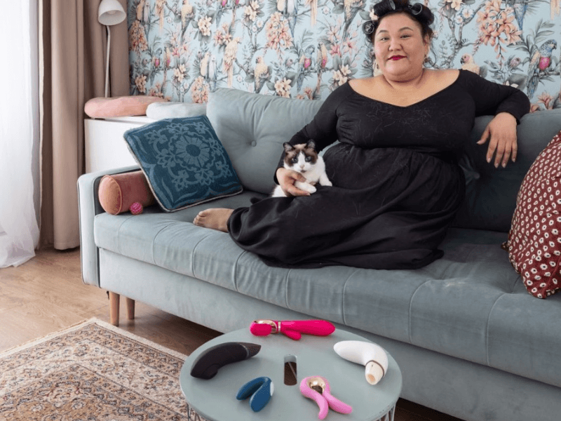 sextoy-Cazaquistao Não é só prazer, é resistência: retratos de pessoas com seus sextoys pelo mundo