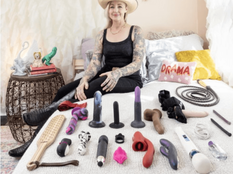sextoy-eua Não é só prazer, é resistência: retratos de pessoas com seus sextoys pelo mundo