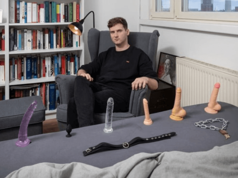 sextoys-alemanha Não é só prazer, é resistência: retratos de pessoas com seus sextoys pelo mundo