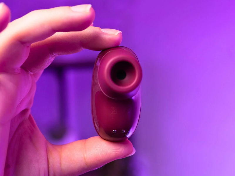 womanizer-snap- Womanizer Snap: o sextoy que parece um estojo de AirPods